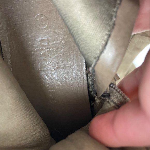 Diva Lounge Woman's Sz 10 Faux Suede Fringe Stack Heeled Ankle Booties Fall - Picture 8 of 9